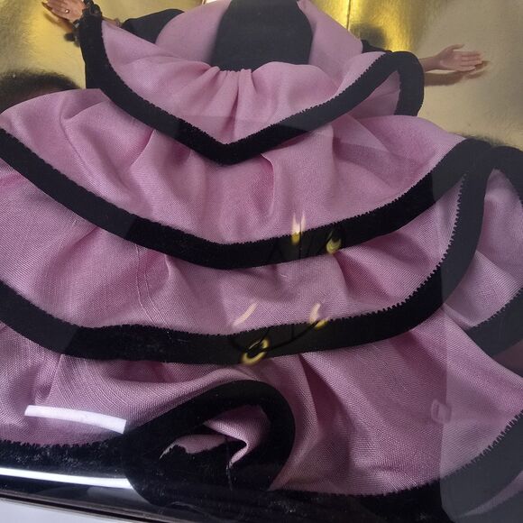 VTG Escada Limited Edition Barbie Doll 1996 Mattel NRFB - Picture 4 of 15